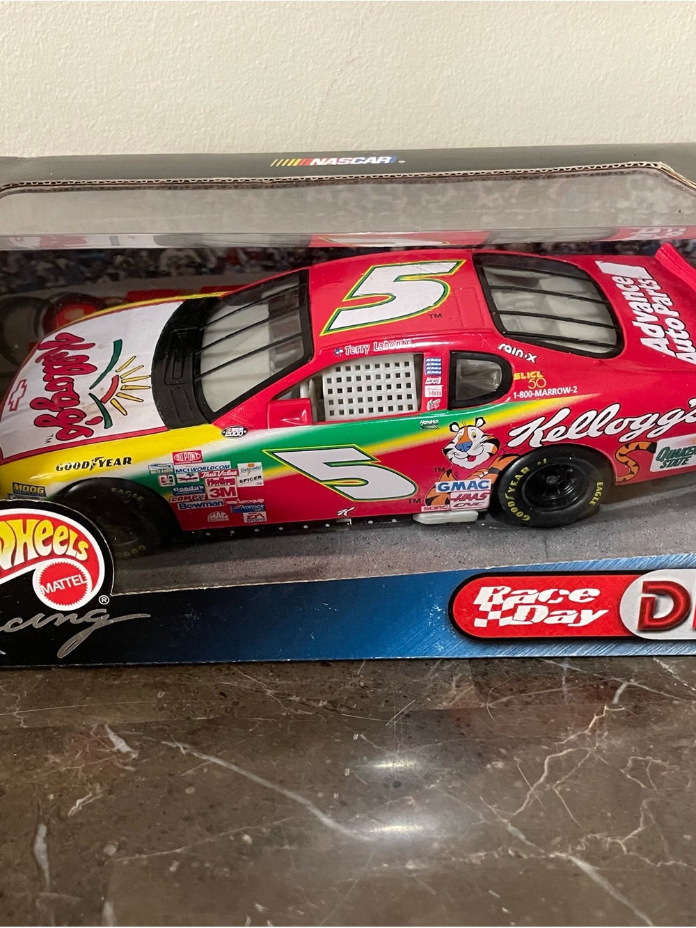 1999 Hotwheels NASCAR Racing Deluxe Terry Labonte Kelloggs 1:24 Diecast NIB